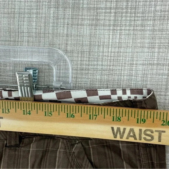 OP Mens Size 38 plaid brown bermuda shorts 2897 - Picture 4 of 9